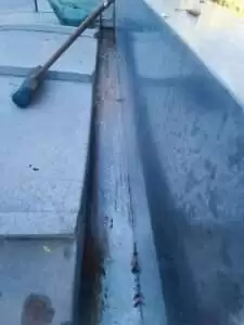 Sellos con poliuretano y limpieza de canaleta 8 limpieza-y-sellado-en-techumbre