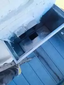 Sellos con poliuretano y limpieza de canaleta 11 limpieza-y-sellado-en-techumbre